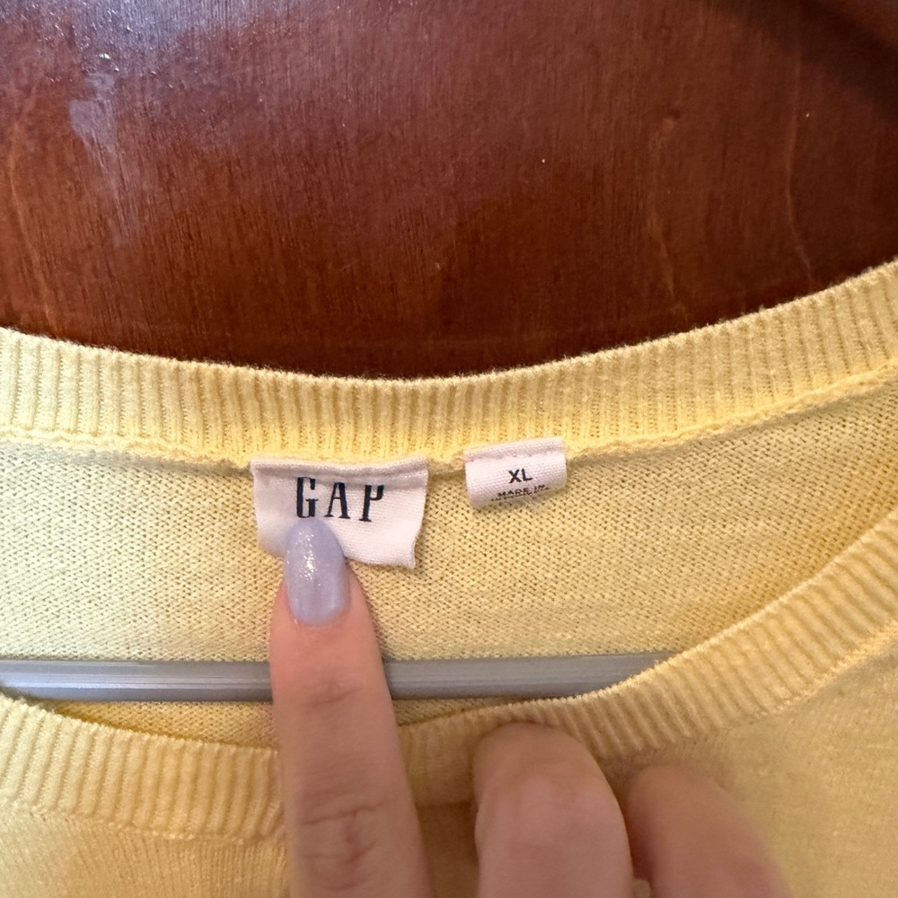 Light Yellow Button-Up Cardigan - Picture 3 of 4